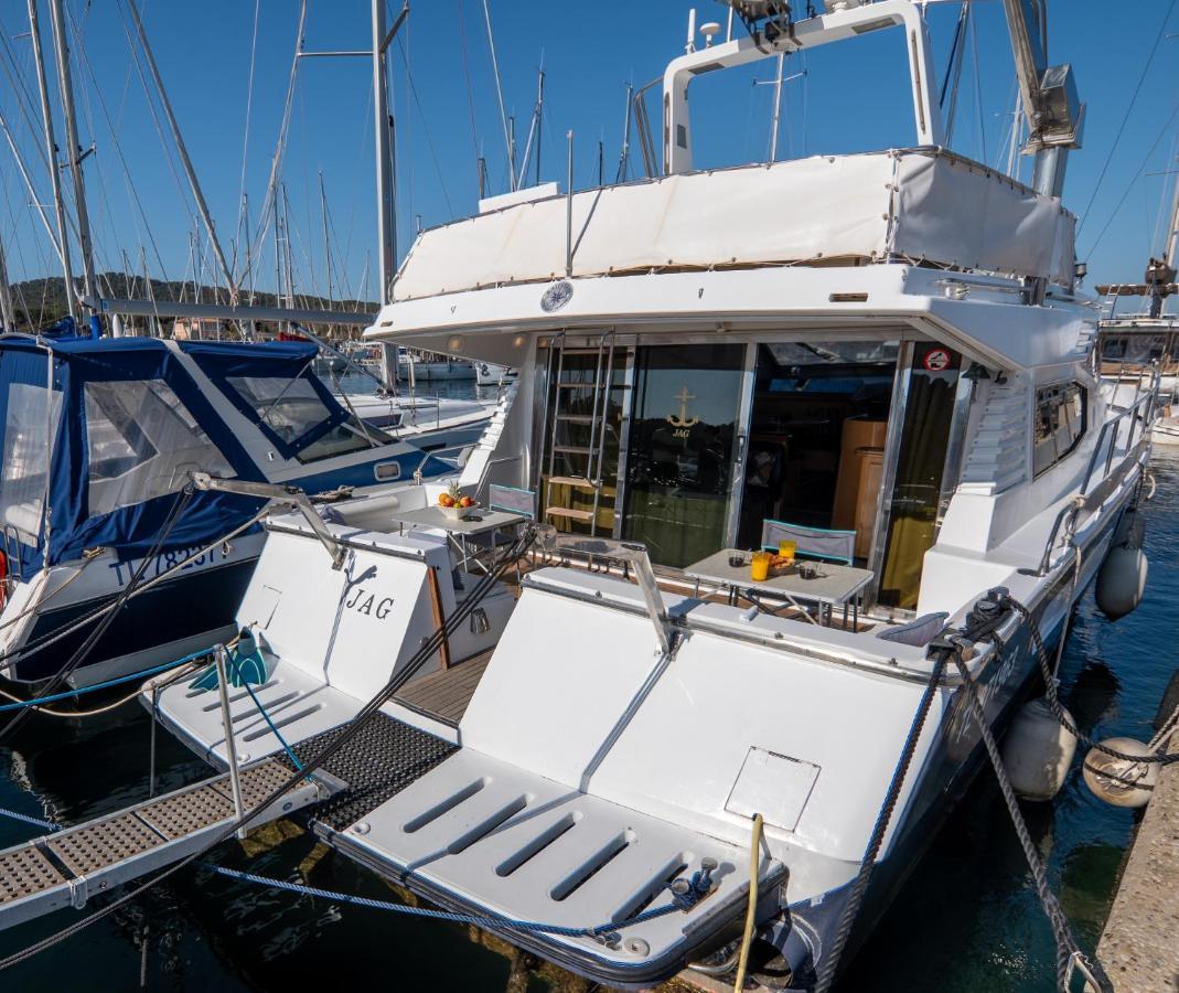 Hebergements Bateaux A Quai Porquerolles Dış mekan fotoğraf