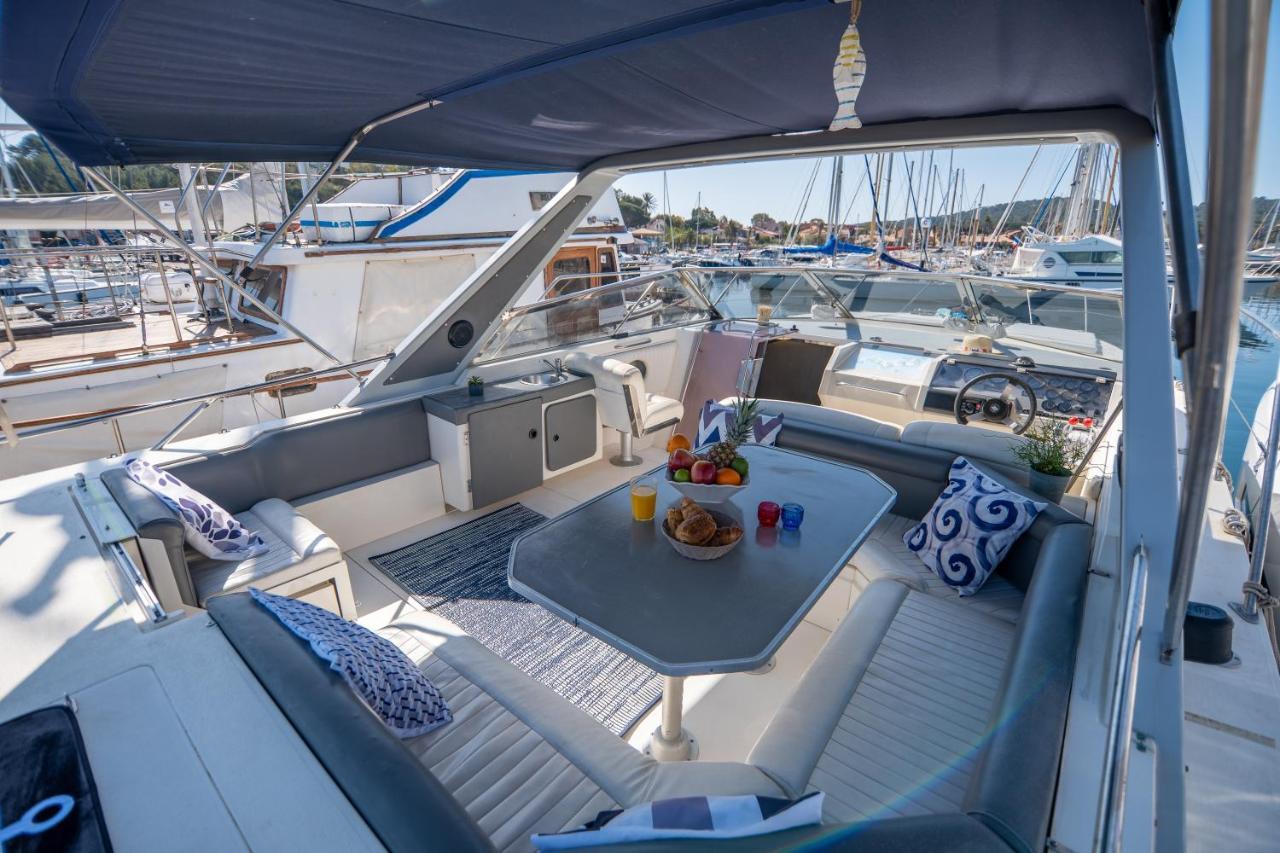 Hebergements Bateaux A Quai Porquerolles Dış mekan fotoğraf