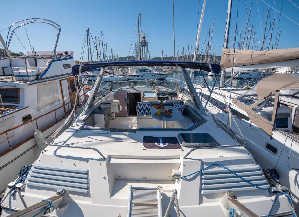 Hebergements Bateaux A Quai Porquerolles Dış mekan fotoğraf