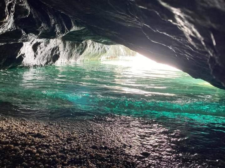Hebergements Bateaux A Quai Porquerolles Dış mekan fotoğraf