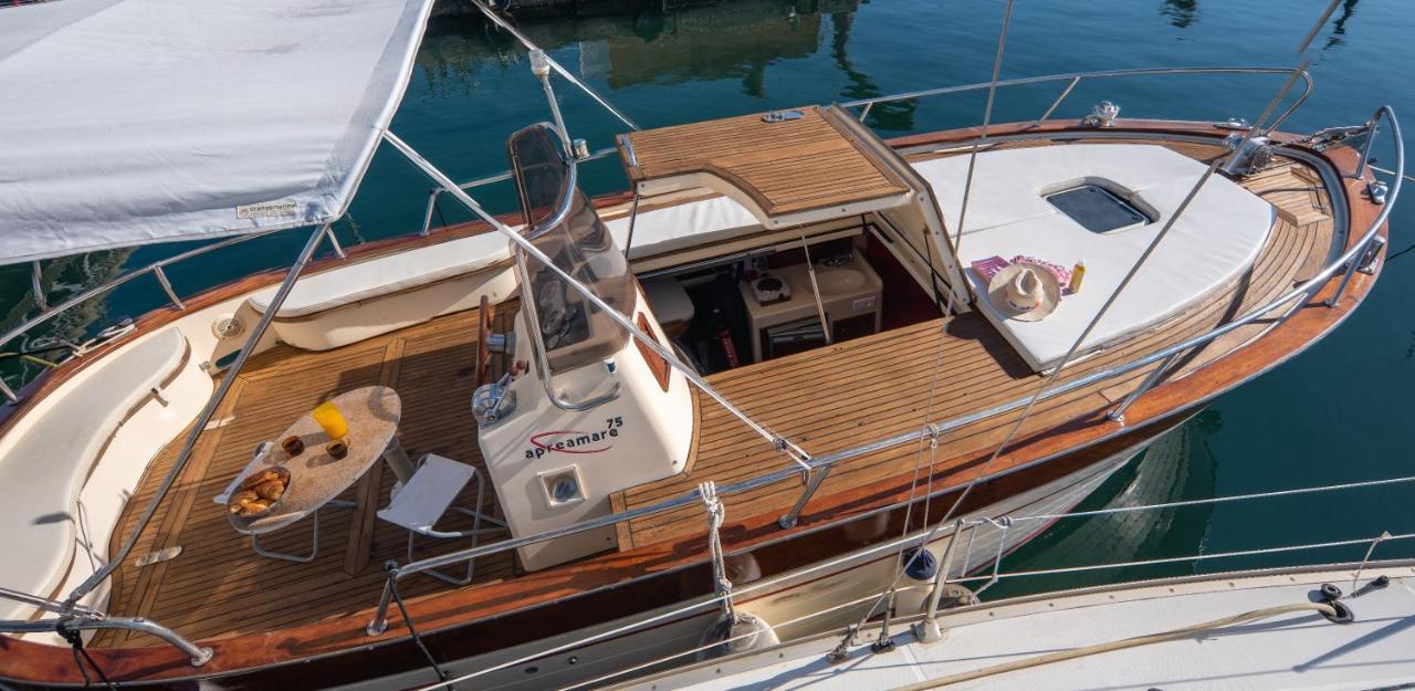 Hebergements Bateaux A Quai Porquerolles Dış mekan fotoğraf